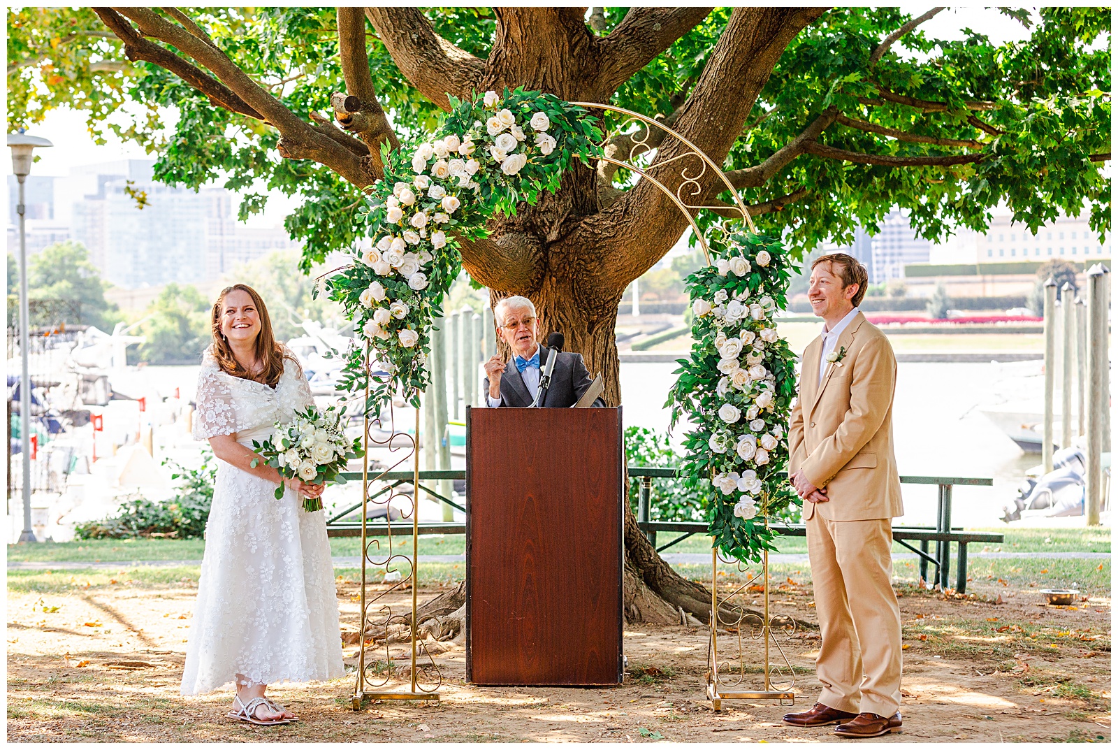 Elegant wedding at Columbia Island Marina