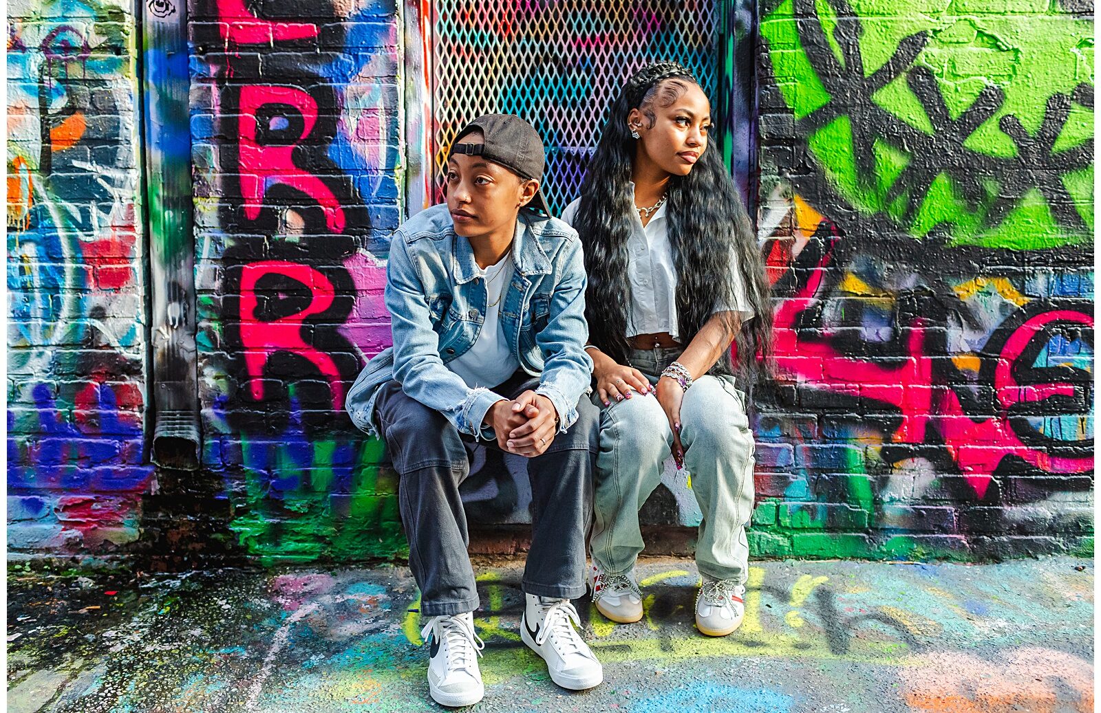 Fall morning photoshoot of two sisters in Maryland